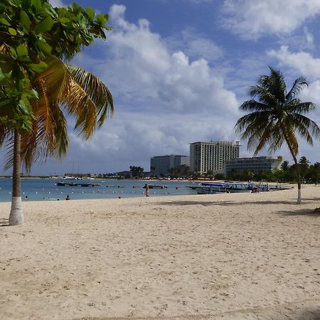 Beach One Bedroom Suite 13 Ocho Rios Kültér fotó